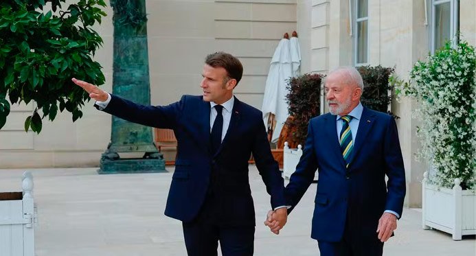 Na chamada telefônica para Macron, as tarifas de Lula Critica e fala sobre o Acordo Mergosur e a União Europeia