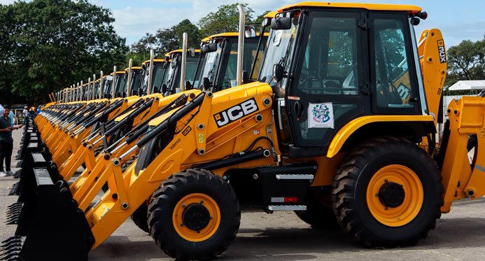 O governo de IS entrega mais de 50 máquinas e equipamentos para 40 municípios Capixabas
