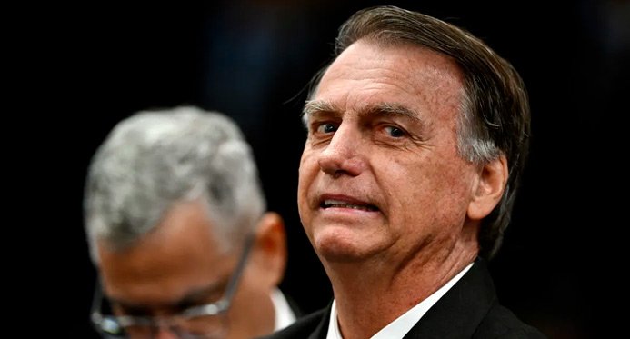 Moraes determina o monitoramento de Bolsonaro "sem exposição"; entender