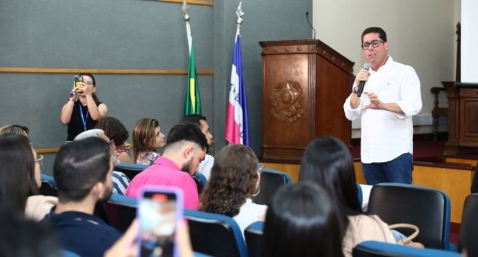 Em Ales, os conselheiros do ES participam de um seminário para melhorar a comunicação com a população