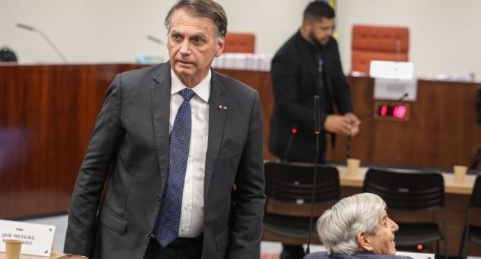 PF aponta o movimento R $ 30 milhões em contas de Bolsonaro