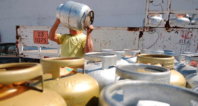 GAS POVES: Novo programa distribui cilindros livres em todo o Brasil