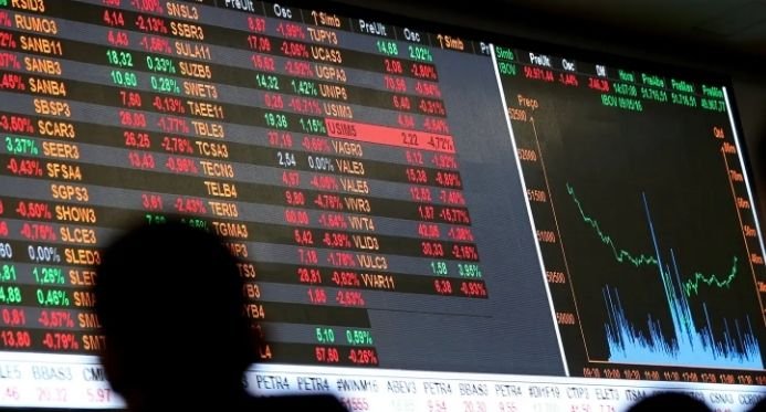 Bolsas quebra o recorde e o dólar cai depois que o STF condena Bolsonaro