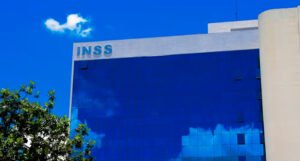 Câmara aprova o projeto que proíbe descontos nos benefícios pagos pelo INSS