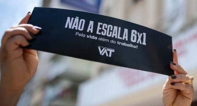 O final da escala de 6x1 depende da pressão popular, diz o ministro do Trabalho