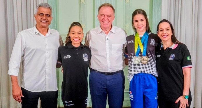 Governador recebe atletas de Capixabas que brilhavam na Copa do Mundo de Ginástica Rítmica