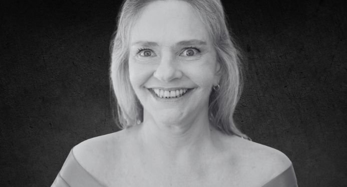 Morre Angela Ro Ro, voz autêntica e visceral da MPB, aos 75 anos
