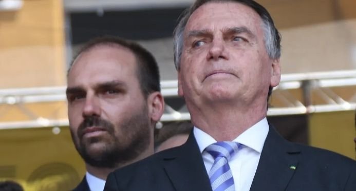 PGR prepara uma queixa contra Jair e Eduardo Bolsonaro para coerção e ataque à democracia