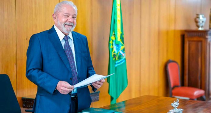 Lula diz ao New York Times que soberania e democracia não são negociáveis