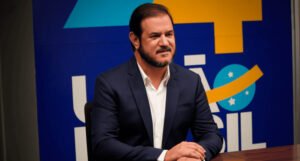 A unidade Brasil dá 24 horas para os afiliados deixarem posições na administração de Lula