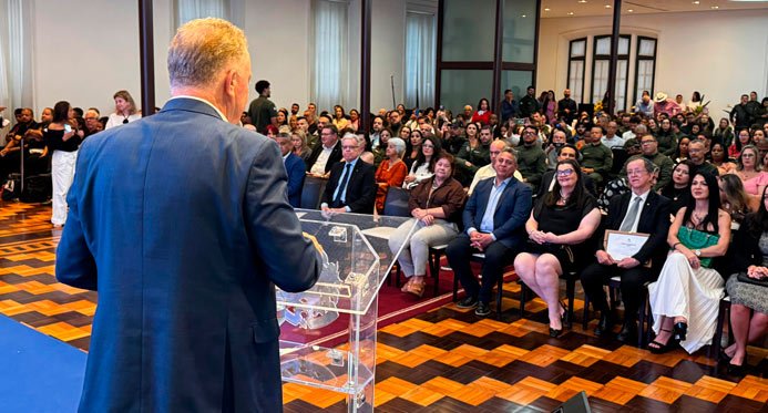 Governo do ES premia funcionários e projetos de destaque no sistema prisional