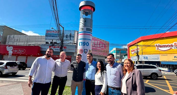 O governo do estado abre novos totens de segurança em Serra