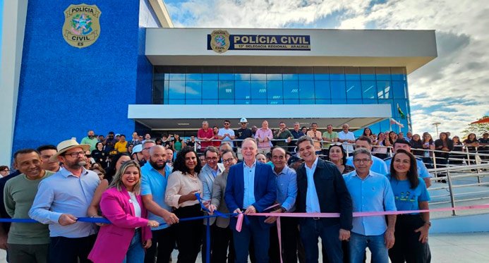 O governo é inaugurado a delegacia regional e o trabalho de R $ 60 milhões em Aracruz