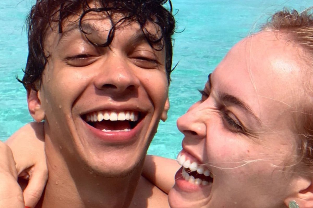 Júlio Cocielo anuncia fim do casamento com Tata Estaniecki após 8 anos: 'Não foi...'