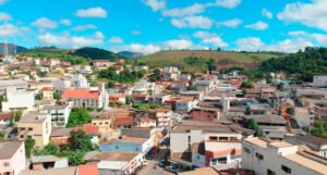 Justiça Eleitoral cassa mandato do prefeito e vice-presidente de Vila Valério