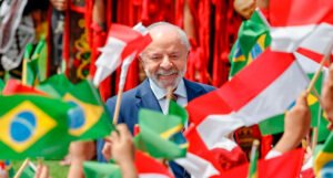 Lula diz que concorrerá a um quarto mandato durante visita à Indonésia