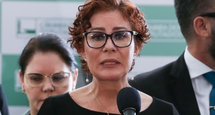 Ministério Público italiano dá parecer favorável à extradição de Carla Zambelli, diz AGU
