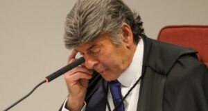 Passagem de Fux para a Segunda Câmara do STF cria impasse no recurso de inelegibilidade de Bolsonaro