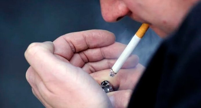 Pela primeira vez em 20 anos, número de fumantes aumenta no Brasil