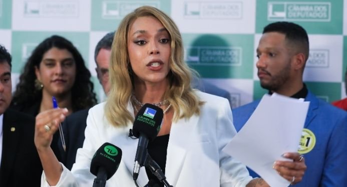 Projeto que proíbe agressores de receber adiantamento de pensão de vítima na Câmara