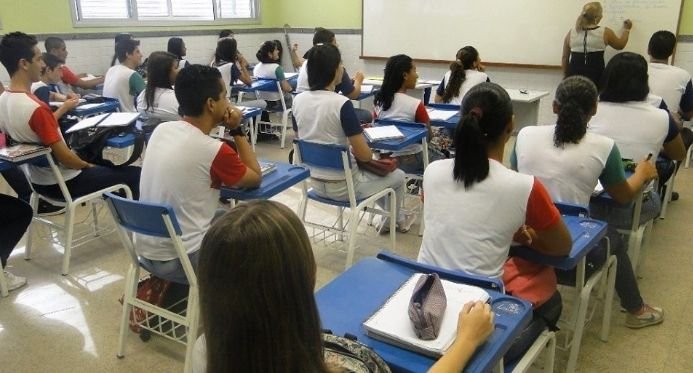 Aprovado reajuste de 8% para funcionários da educação no Espírito Santo