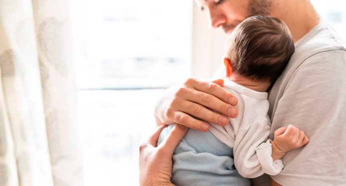 Câmara aprova projeto de lei que amplia licença-paternidade para 20 dias