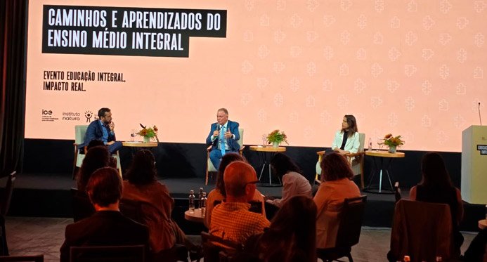 Em evento nacional, Casagrande destaca avanços na Educação Integral no Espírito Santo