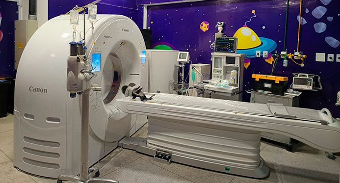 Hospital no ES recebe tomógrafo com IA para exames mais rápidos e seguros