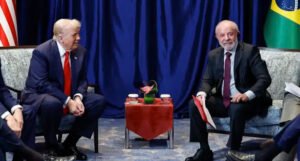 Lula agradece a Trump pelo corte tarifário e espera “esclarecer o escândalo” com os EUA.
