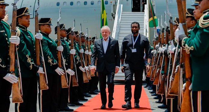 Lula chega à África do Sul para participar da cúpula do G20