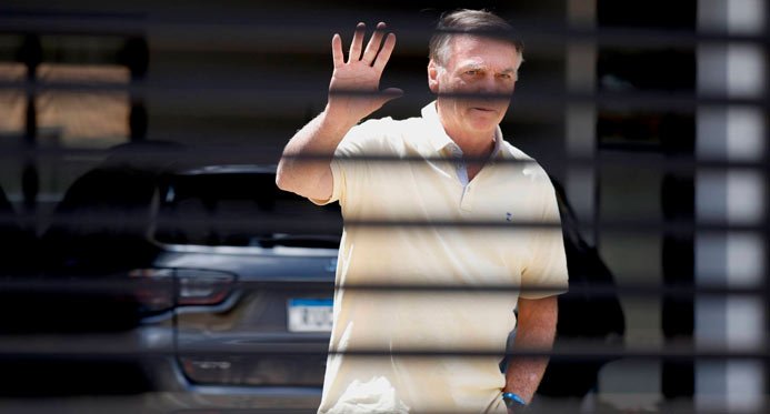 Moraes diz que recurso de Bolsonaro é “mero descumprimento” da sentença