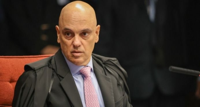 Moraes exige denúncias e opera câmeras no Rio e suspende investigação contra famílias