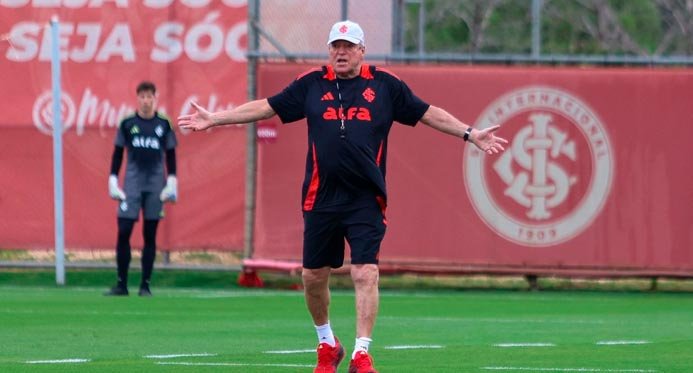 Após discurso homofóbico em apresentação, Abel Braga pede desculpas: “Não fiz uma boa declaração”