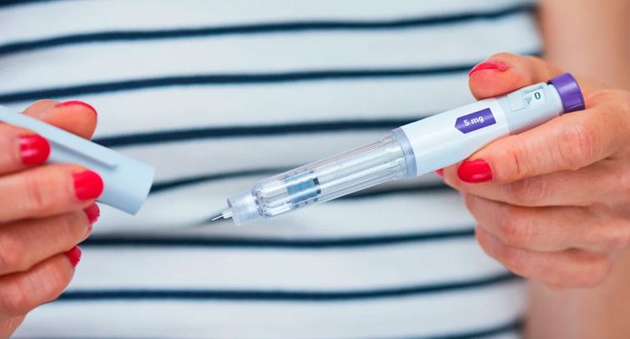 Anvisa alerta sobre riscos de canetas manipuladas para emagrecer