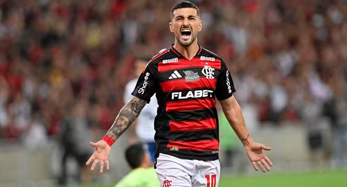 Arrascaeta é eleito estrela do Prêmio Brasileirão 2025