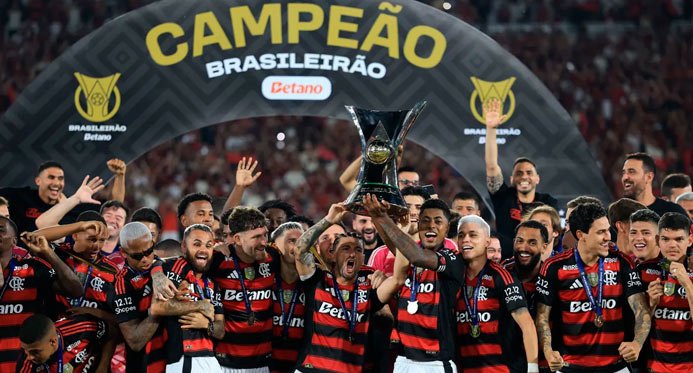 Flamengo iguala os maiores campeões brasileiros do século