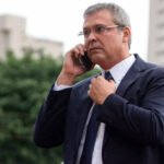 Lindbergh liga para a Suprema Corte e diz que o presidente da Câmara 'cometeu um erro' ao não destituir Zambelli e Ramagem