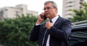 Lindbergh liga para a Suprema Corte e diz que o presidente da Câmara 'cometeu um erro' ao não destituir Zambelli e Ramagem