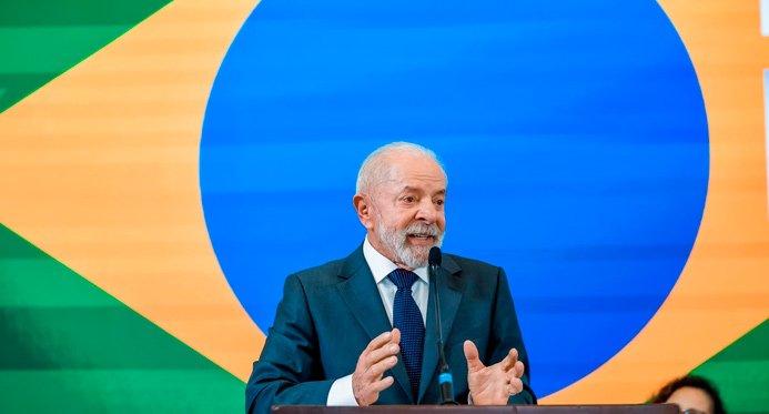 Lula critica oposição e diz: ‘Quem inventa muitos nomes é porque não tem’
