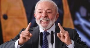 Lula diz que “salários e jornada de trabalho dignos” são o que “farão as pessoas trabalharem”