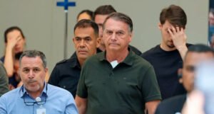 Moraes autoriza internação de Bolsonaro para cirurgia