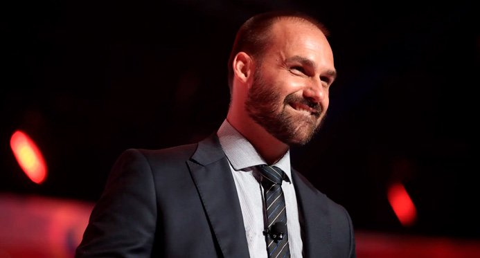 “Valeu a pena”, diz Eduardo Bolsonaro após perder mandato