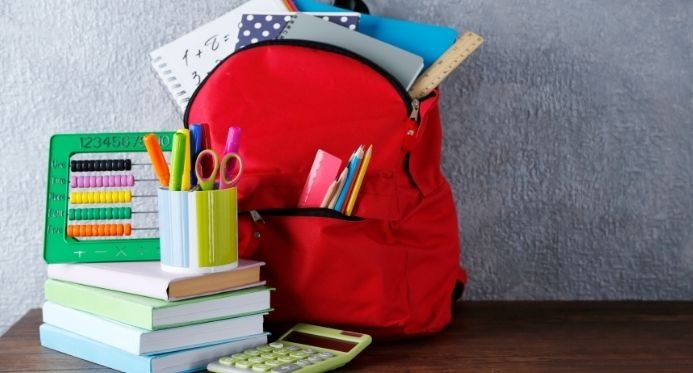 Aracruz propõe auxílio de R$ 250 para compra de material escolar e uniformes