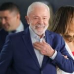 Lula garante lucro real e anuncia reajuste de 5,4% no salário mínimo dos professores