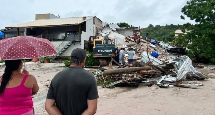 Sesa aciona escritório de crise e envia equipes para cidades atingidas pela chuva