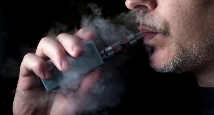 Acordo nacional intensifica fiscalização para coibir venda ilegal de cigarros eletrônicos