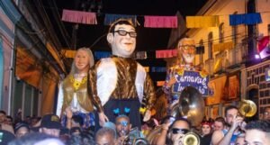 A festa dos bonecos gigantes que atrai turistas ao ES