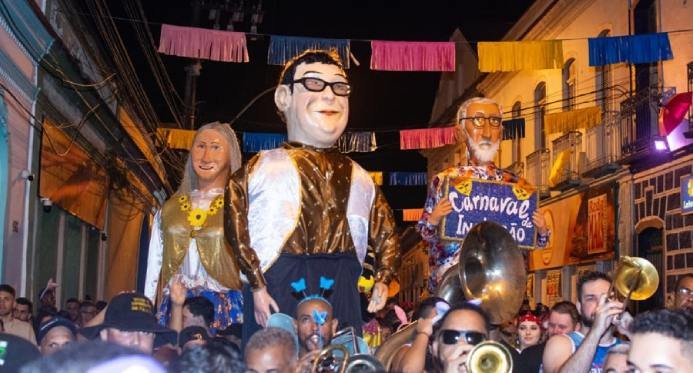 A festa dos bonecos gigantes que atrai turistas ao ES