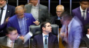 Câmara deverá votar fim da escala 6x1 e redução da jornada de trabalho em maio