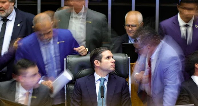 Câmara deverá votar fim da escala 6x1 e redução da jornada de trabalho em maio